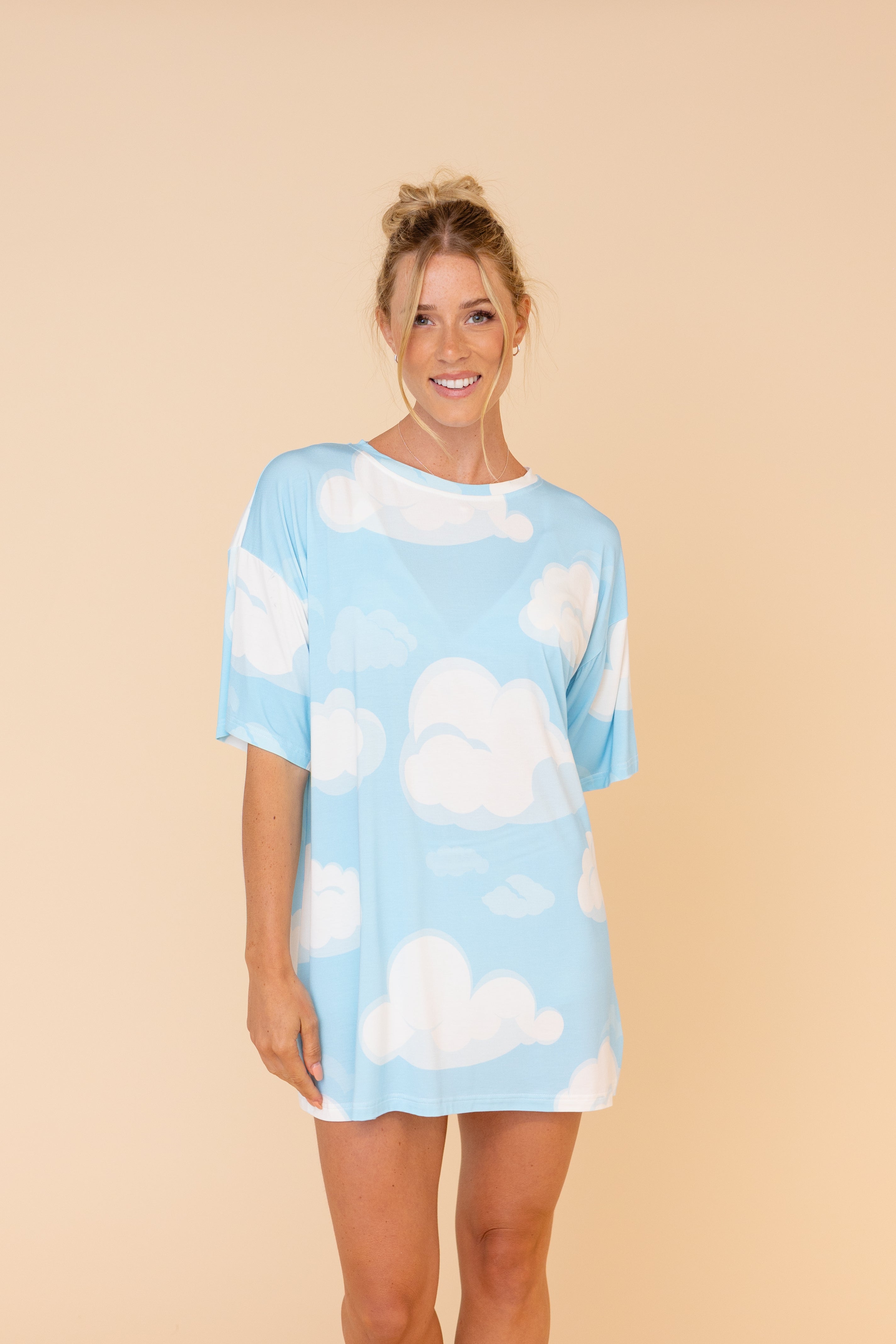 Unisex Long Tee "SUR UN NUAGE"