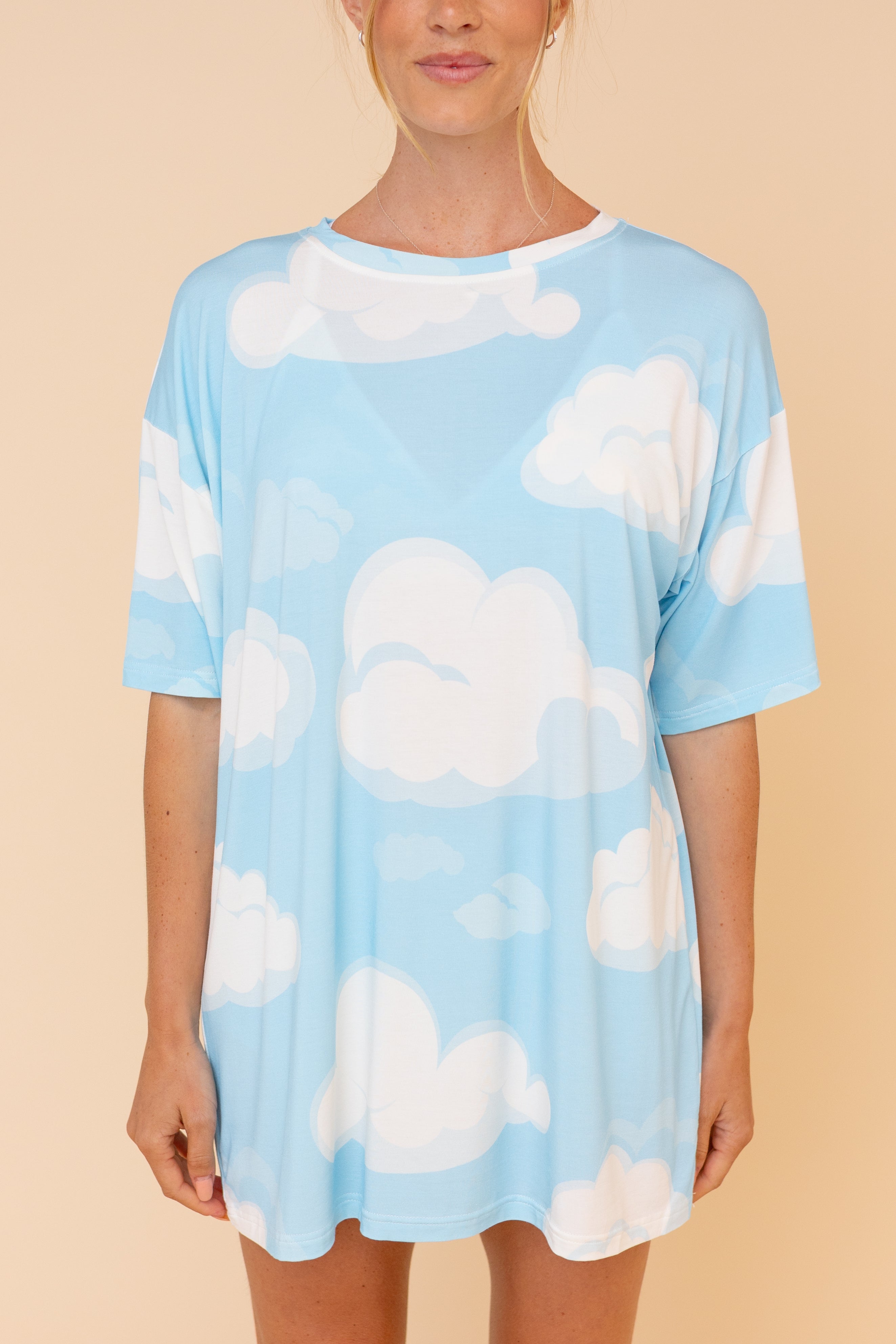 Unisex Long Tee "SUR UN NUAGE"