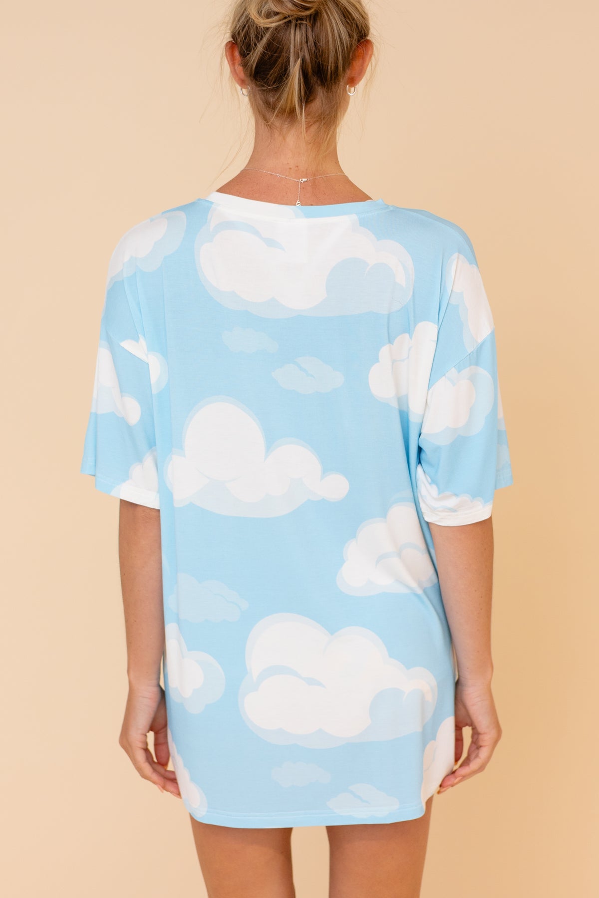 Unisex Long Tee "SUR UN NUAGE"