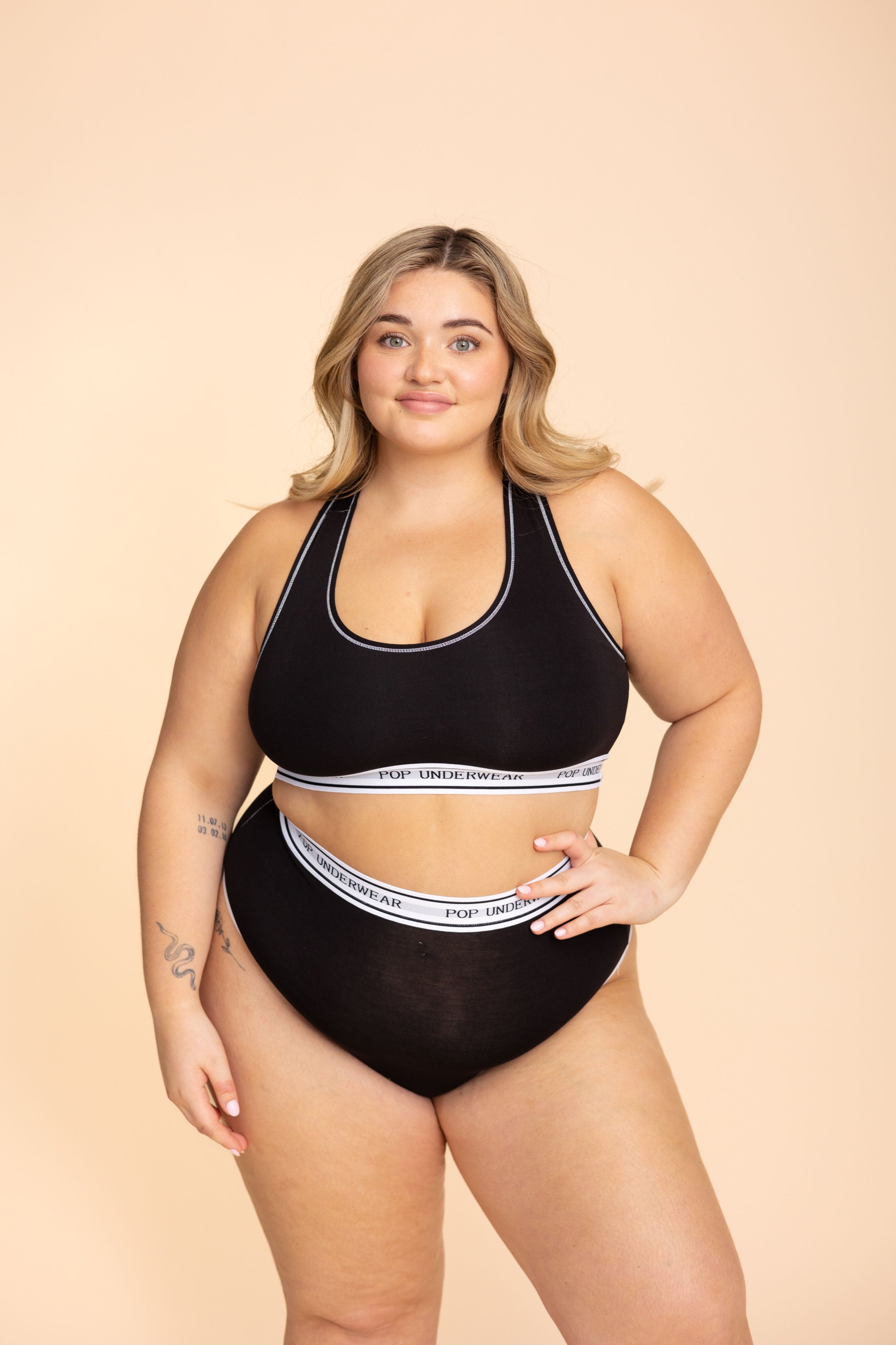 Sports Top "BLACK"